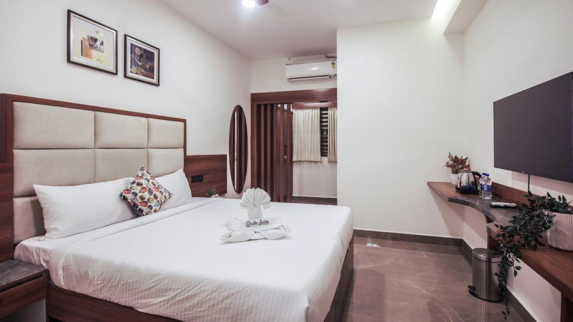 Radhe Suites Hyderabad Exterior foto