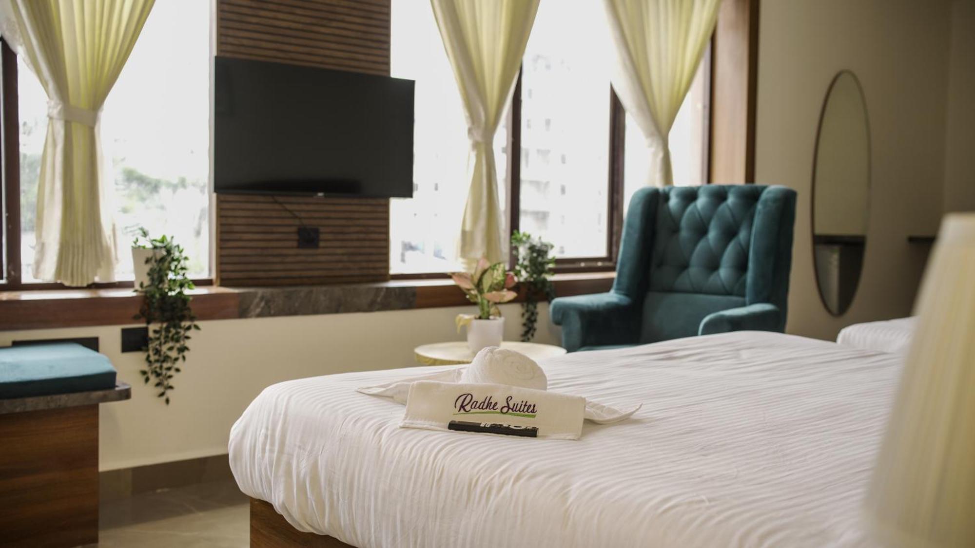 Radhe Suites Hyderabad Exterior foto